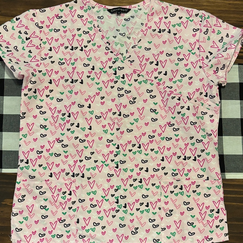 Cassandra O Heart Patterned Pink Scrub Top medium new without tags